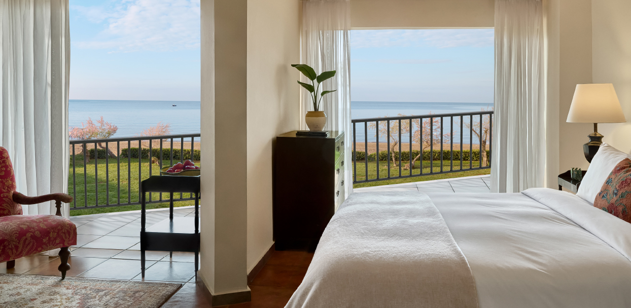 01-egnatia-junior-suite-accommodation-details