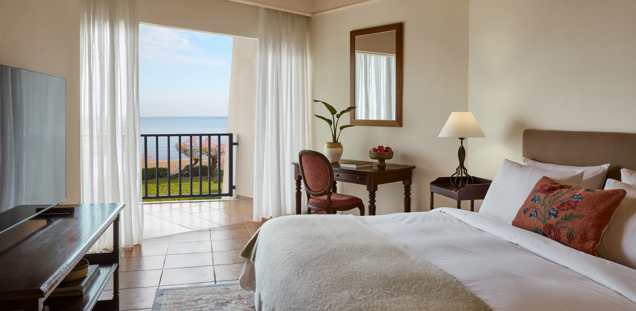 01-grecotel-egnatia-superior-guestroom-private-balcony