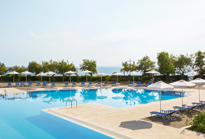 03-beach-and-pools-spaces-grecotel-astir-egnatia-alexandroupolis