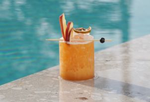 07-fresh-drinks-by-the-pool-egnatia-alexandroupolis